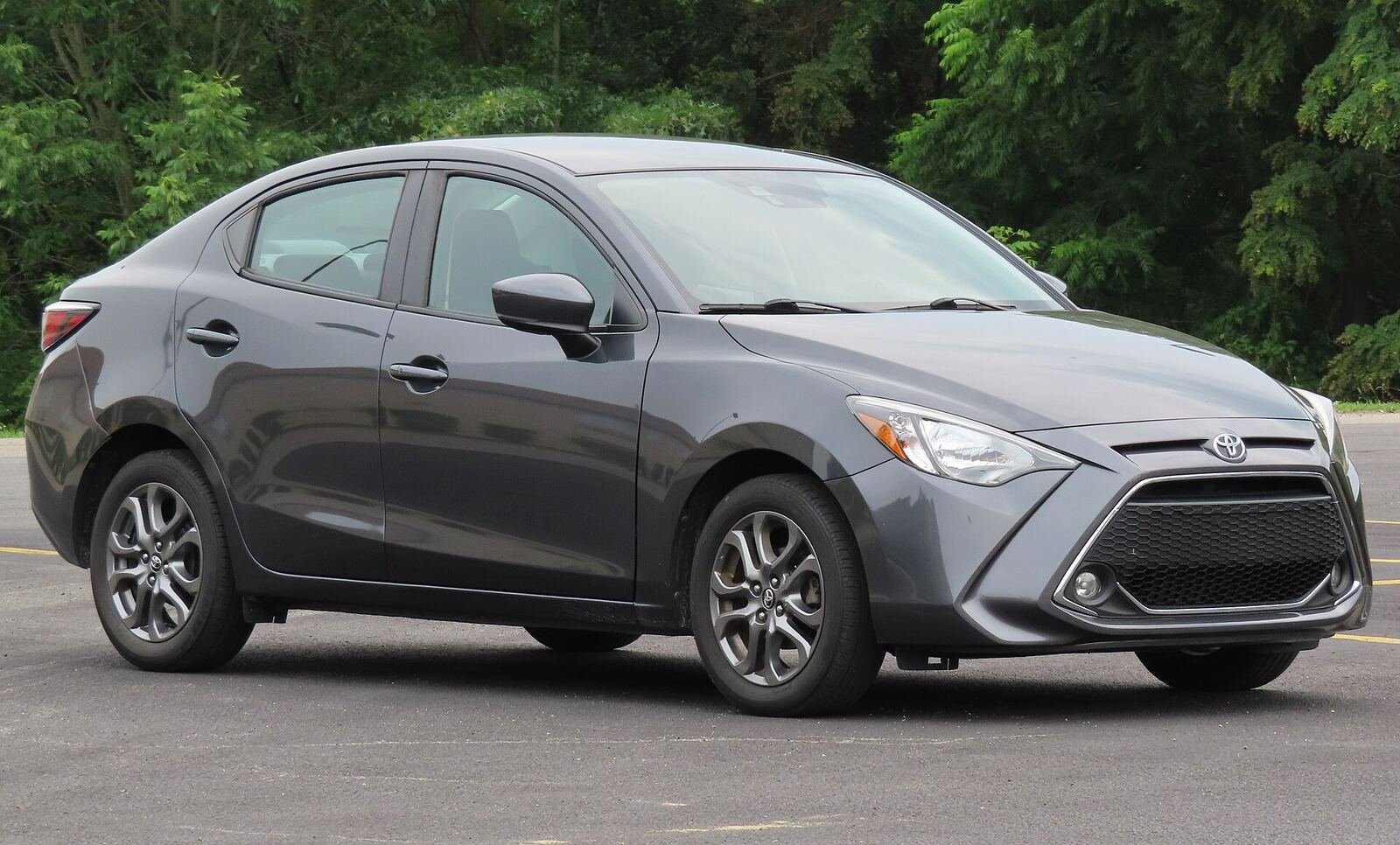 Toyota Yaris Sedán 1.5 XLS CVT 2021